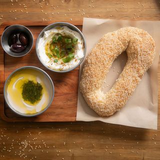 Bagel estilo oriental con labané y zaatar