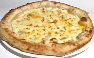 Pizza quattro formaggi  Ø32cm