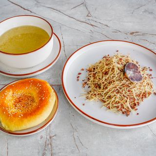 Комбо нарын с бульоном