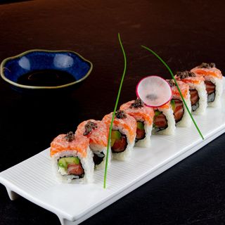 Uramaki truffle flambe