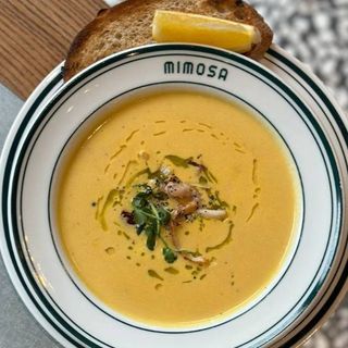 Сочевичний суп з кальмаром та беконом (350мл)