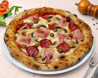 Pizza Capricciosa  Ø 33cm