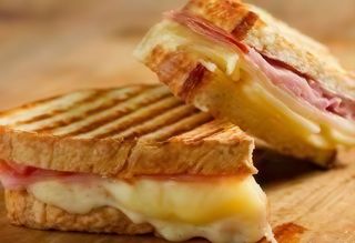 Toast Au Fromage Et Filet De Dinde