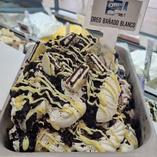 Helado De Oreo Bañado Chocolate Blanco (500 Ml.)