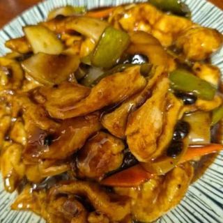 Pollo Con Alubias Negras