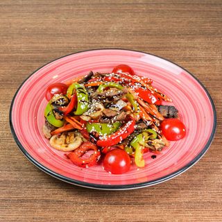 საქონლის ხორცი ბოსტნეულით