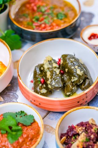 Dolma z prażonymi migdałami