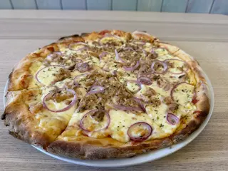 34. Pizza De Atún