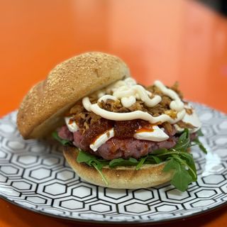 Hamburguesa Rocket con patatas y bebida