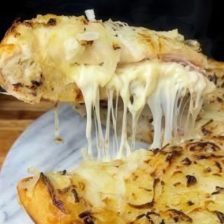 Porción Fugazzetta Rellena