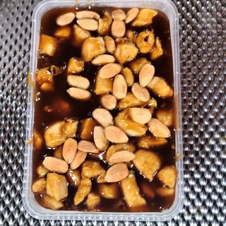 911. Pollo con almendras SIN VERDURAS 