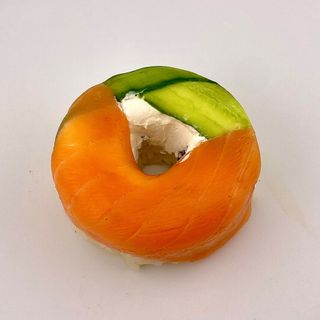 Пончик с лососем