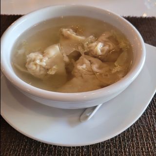 z pierożkami won-ton