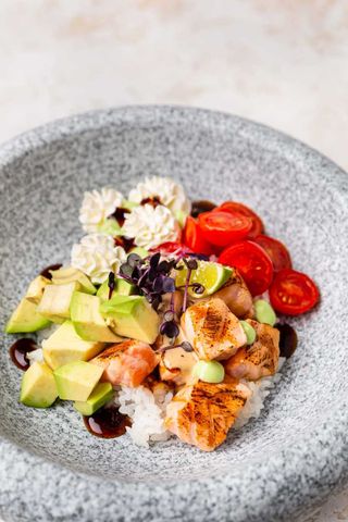 Поке с лососем                            