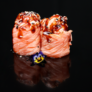 146. Gunkan salmón con salmón flambeado(2uds)