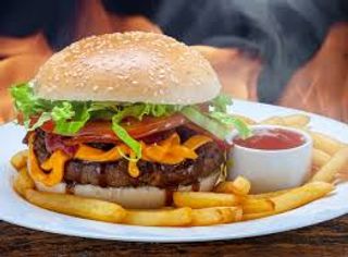 Hamburger California e patatine