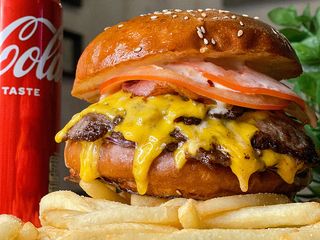 Fat boy Бургер  (картопля фрі+напій)