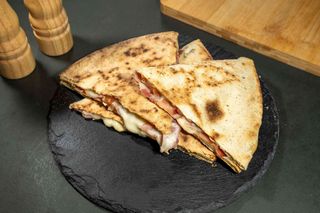 Piadina Prosciutto e Formaggio