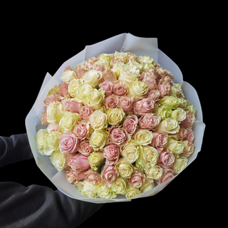 Sweet Kiss - buchet trandafiri albi si roz