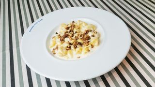 Pañuelitos De Pera Con Salsa De Queso Gorgonzola Y Nueces