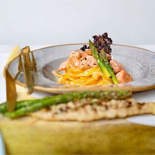 TAGLIATELLE CU SOMON