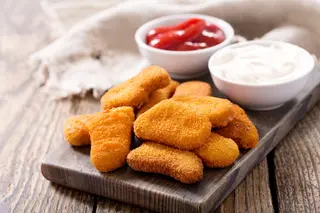 Chicken nuggets & chips