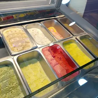 2 scoops Ice cream