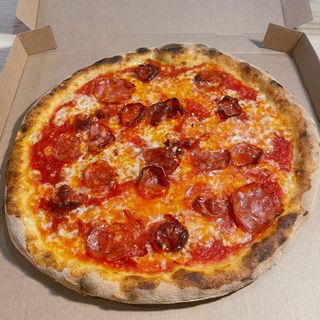 Pizza Peperoni (Salami Piccante)