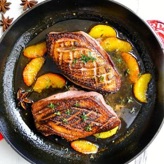 Piept de rata cu piure de cartofi dulci si sos de zmeura