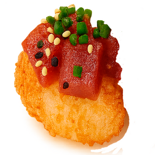 Nigiri De Arroz Frito Con Atún Rojo