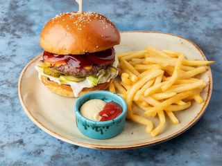 ROYAL BURGER З КОТЛЕТОЮ ГРИЛЬ (520g)