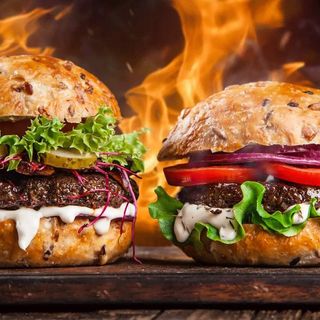 Burger Klasyczny z serem cheddar