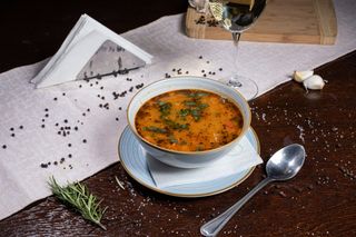 Ciorbă de fasole cu afumatură