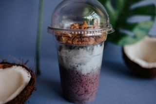 Muesli to go chia & blue matcha & owoce jagodowe vegan