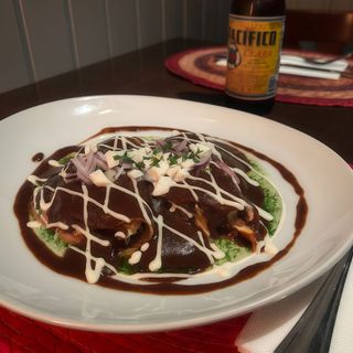 Enchiladas mole