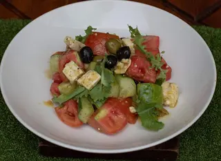 Greek Salad [v]