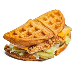 CLASIC CHICKEN WAFFLE