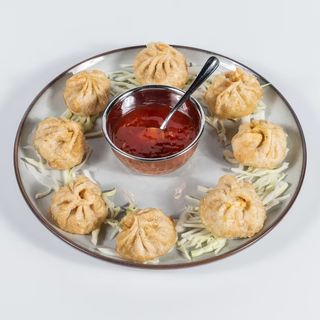 Momo pierożki chilli  kurczak