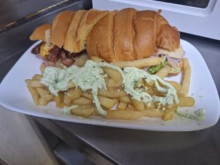 16. Croissant especial