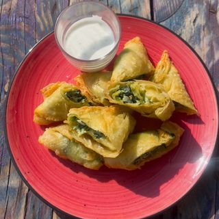 Empanadas Griegas de queso y espinacas (4 u)