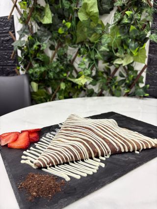 Clătită Nutella + căpșuni + Oreo