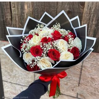 Mazzo di Rose rosse e bianche