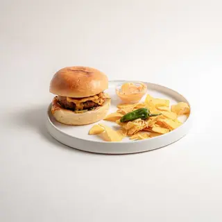 Vegetarian Beyond Burger with Nachos