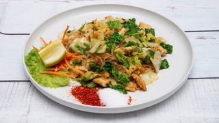 Pad see-ew kai/moo/kung