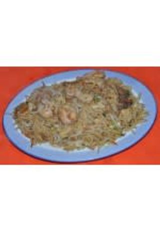 71. Пържени спагети с три вида месо (600г)