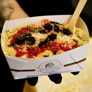 Fettuccine Alfredo i Arrabbiata sos 400 gr