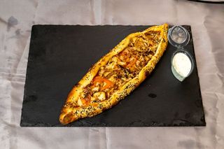 Пиде с месо и дюнер