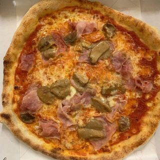 Prosciutto e funghi