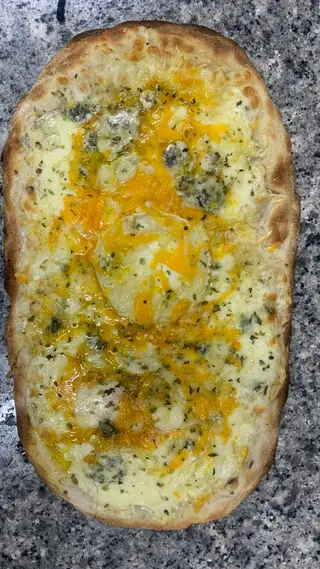 pizza 4 quesos