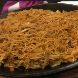 Tallarines fritos a la Plancha Estilo Chino